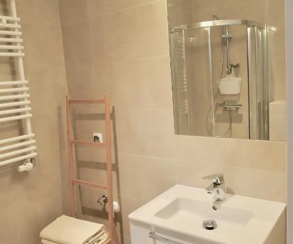 Bialy Apartament Centrum Kołobrzeg